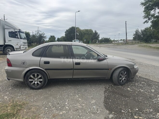 Opel Vectra 1997, 385,090 km - 2.0 l - Quba