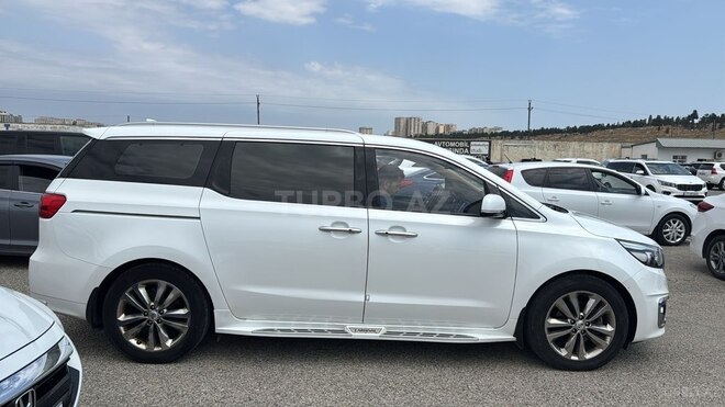 Kia Carnival 2017, 166,000 km - 2.2 l - Bakı
