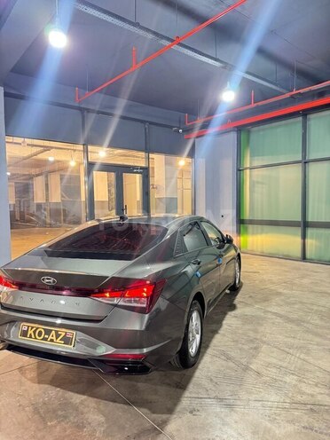 Hyundai Avante-5