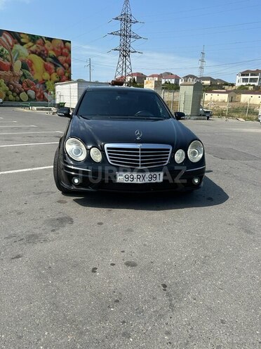 Mercedes E 280-1