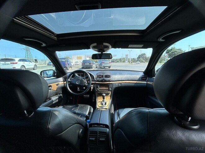 Mercedes E 280-10