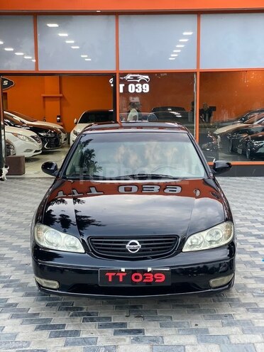 Nissan Maxima-1