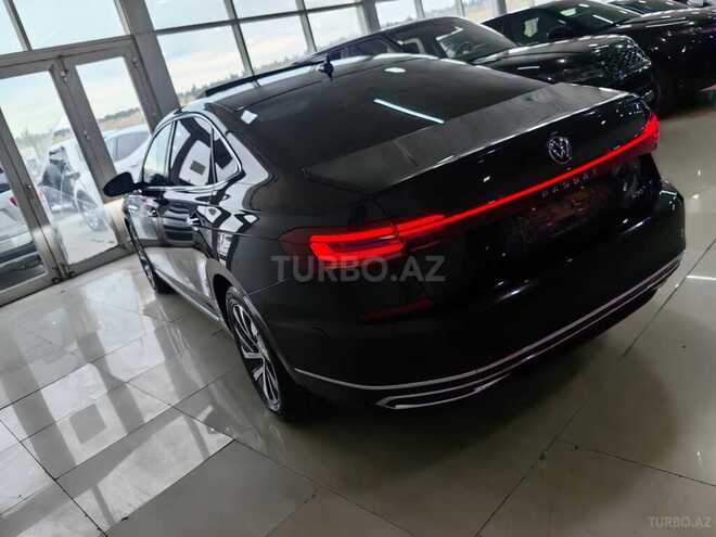 Volkswagen Passat-8