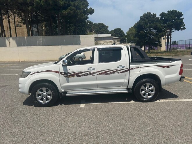 Toyota Hilux 2012, 210,019 km - 2.5 l - Bakı
