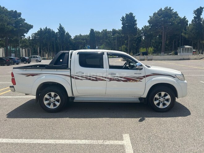 Toyota Hilux 2012, 210,019 km - 2.5 l - Bakı
