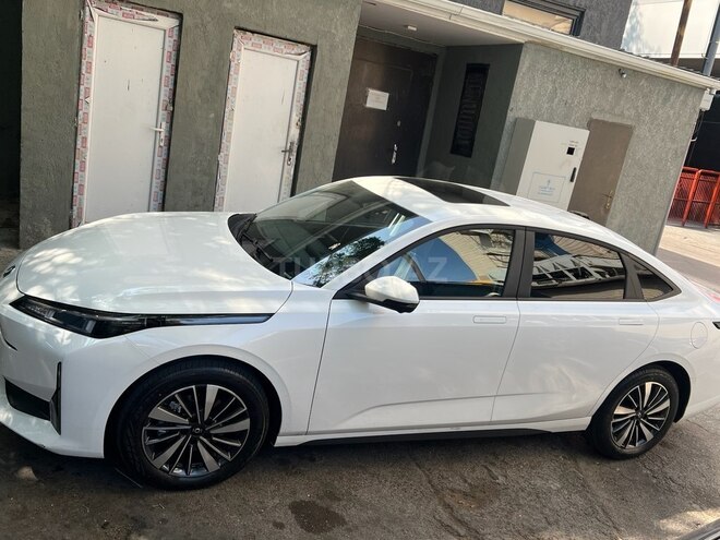 Changan Qiyuan A05 2024, 12,800 km - 1.5 л - Bakı