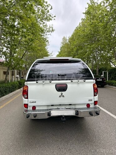 Mitsubishi L200 2014, 234,000 km - 2.5 l - Bakı