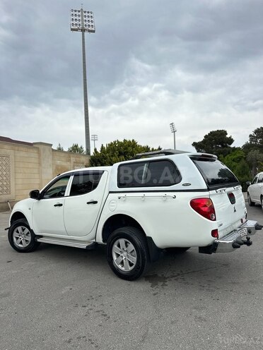 Mitsubishi L200 2014, 234,000 km - 2.5 l - Bakı