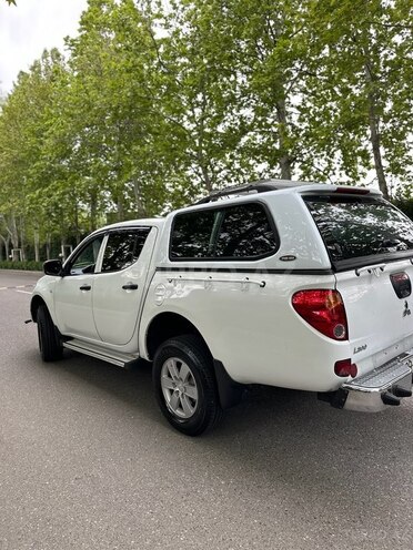 Mitsubishi L200 2014, 234,000 km - 2.5 l - Bakı