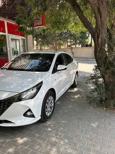 Hyundai Accent 2021, 90,000 km - 1.6 л - Bakı