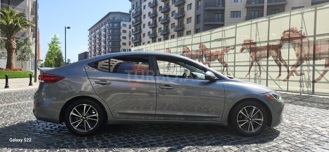 Hyundai Elantra 2018, 83,000 km - 2.0 l - Bakı