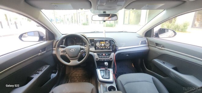 Hyundai Elantra 2018, 83,000 km - 2.0 l - Bakı