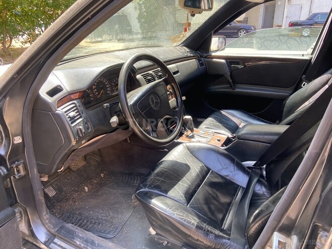 Mercedes E 230 1995, 382,740 km - 2.3 l - Bakı