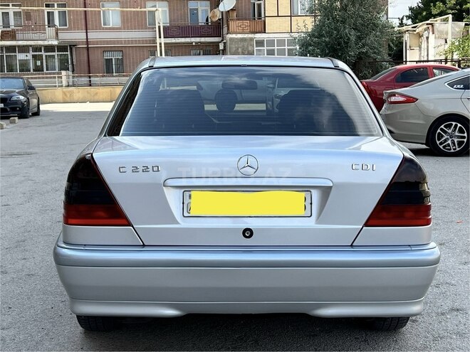 Mercedes C 220 d 2000, 327,000 km - 2.2 l - Bakı