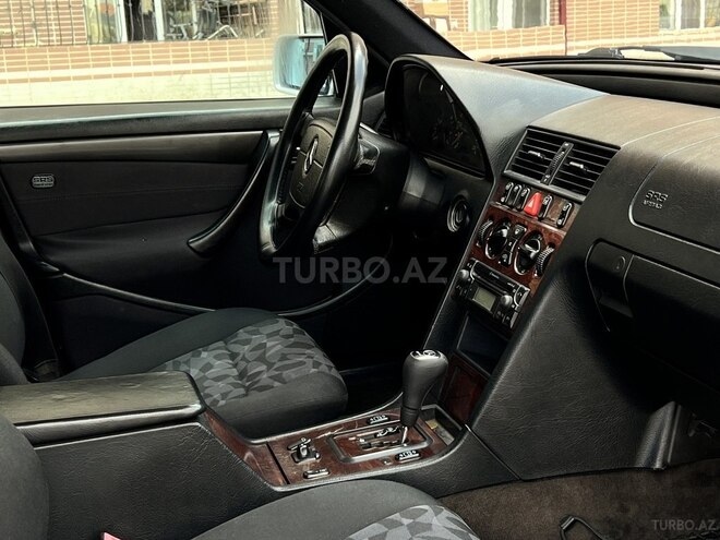 Mercedes C 220 d 2000, 327,000 km - 2.2 l - Bakı