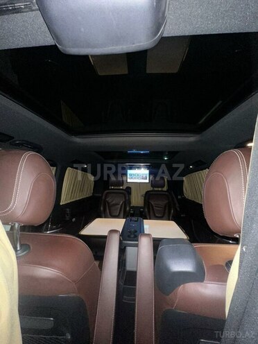 Mercedes V 250 2018, 261,000 km - 2.0 l - Bakı