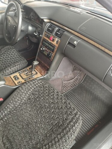 Mercedes E 220 d 2000, 320,000 km - 2.2 l - Biləsuvar