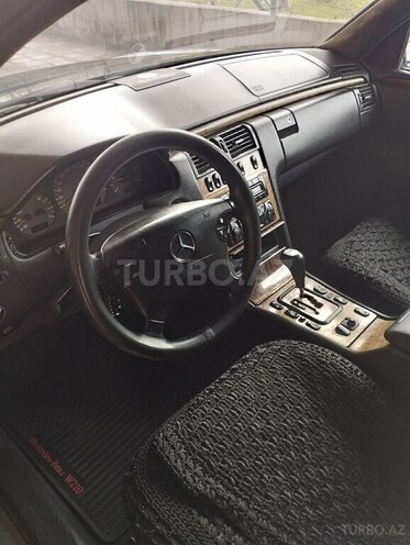Mercedes E 220 d 2000, 320,000 km - 2.2 l - Biləsuvar