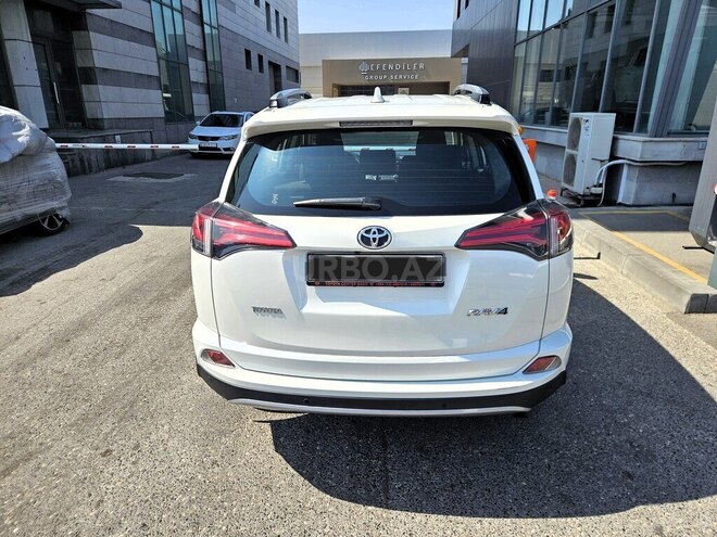 Toyota RAV4 2018, 27,300 km - 2.0 l - Bakı