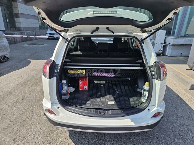 Toyota RAV4 2018, 27,300 km - 2.0 l - Bakı