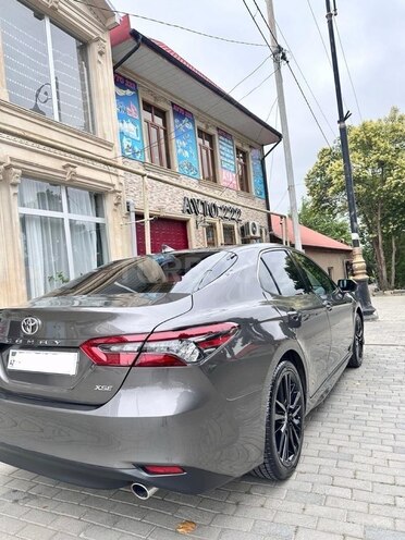 Toyota Camry-16