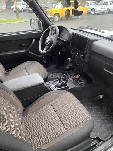 LADA (VAZ) Niva 2024, 9,500 km - 1.7 l - Qax
