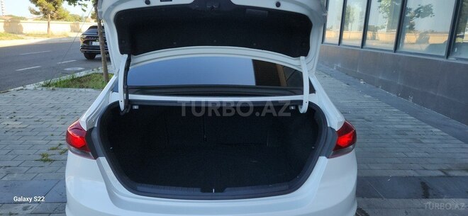 Hyundai Elantra 2018, 98,000 km - 2.0 л - Bakı