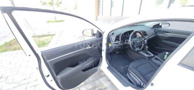 Hyundai Elantra 2018, 98,000 km - 2.0 л - Bakı