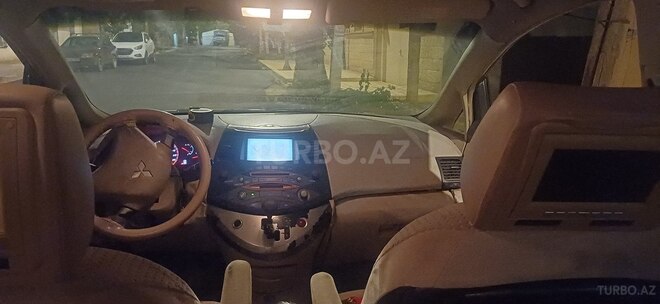 Mitsubishi  2003, 800,000 km - 2.4 l - Gəncə