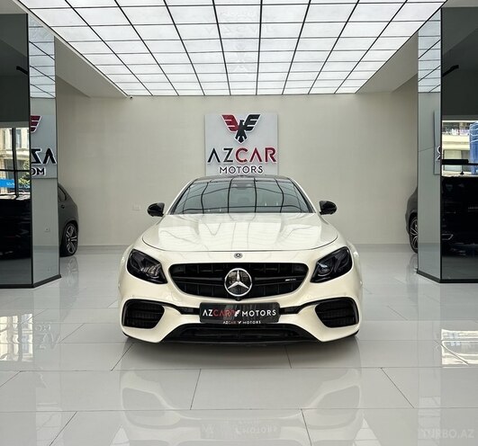 Mercedes E 63 AMG-1