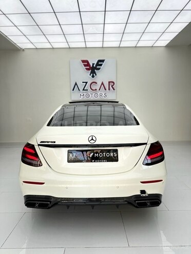 Mercedes E 63 AMG-8