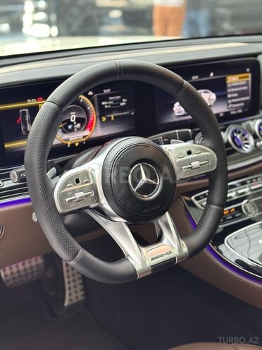 Mercedes E 63 AMG-11