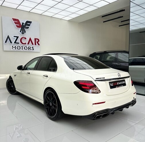 Mercedes E 63 AMG-6