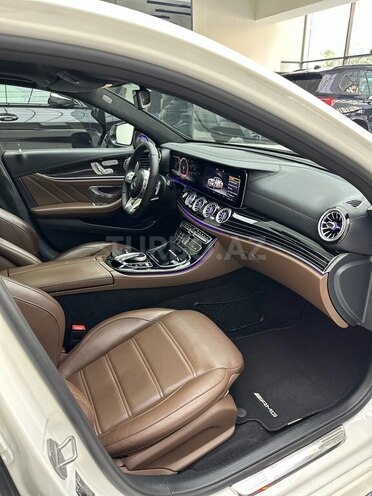 Mercedes E 63 AMG-9