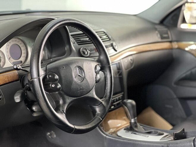Mercedes E 350 2005, 305,000 km - 3.5 l - Bakı