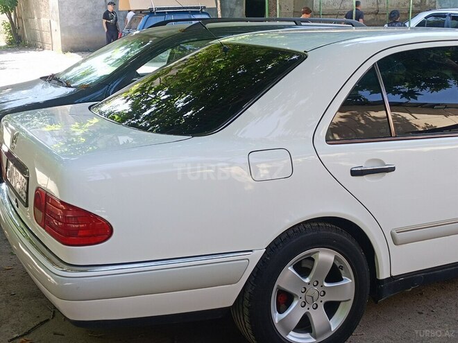 Mercedes E 200 1997, 300,000 km - 2.0 l - Gəncə