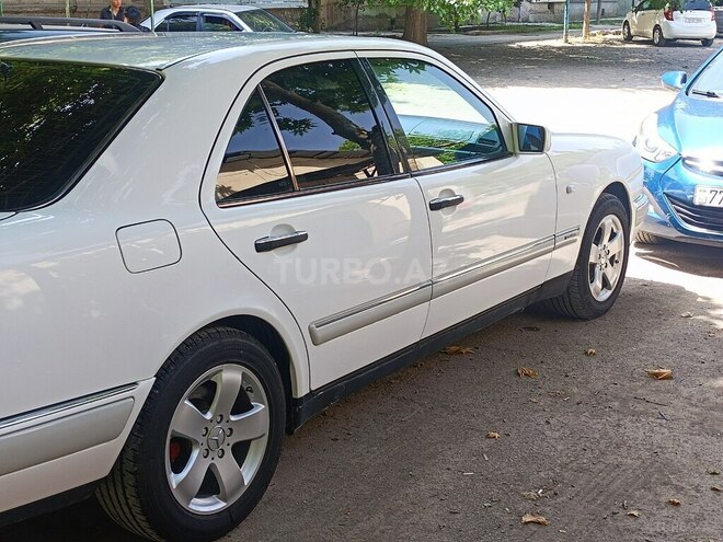 Mercedes E 200 1997, 300,000 km - 2.0 l - Gəncə