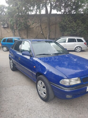 Opel Astra 1997, 200,000 km - 1.8 l - Bakı