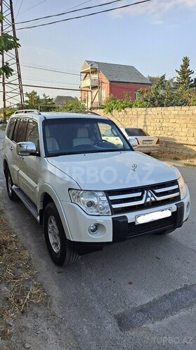 Mitsubishi Pajero-3
