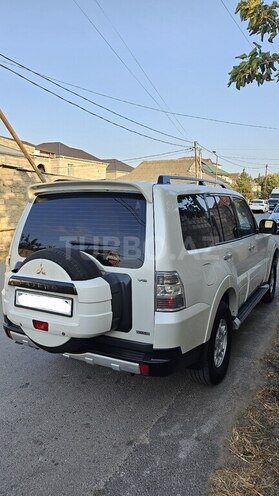 Mitsubishi Pajero-5