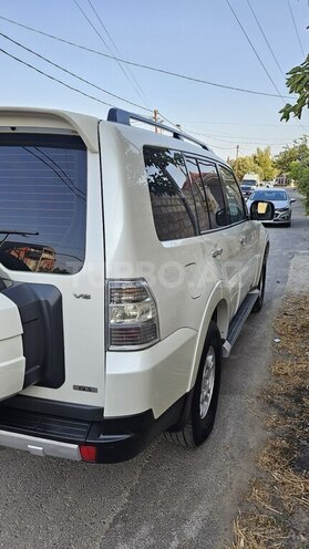 Mitsubishi Pajero-20