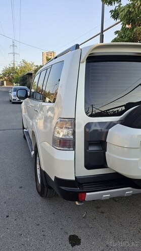 Mitsubishi Pajero-21