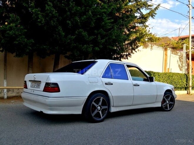 Mercedes E 220 1994, 356,000 km - 2.2 l - Bakı