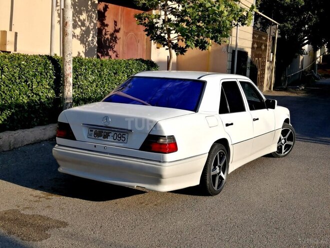 Mercedes E 220 1994, 356,000 km - 2.2 l - Bakı