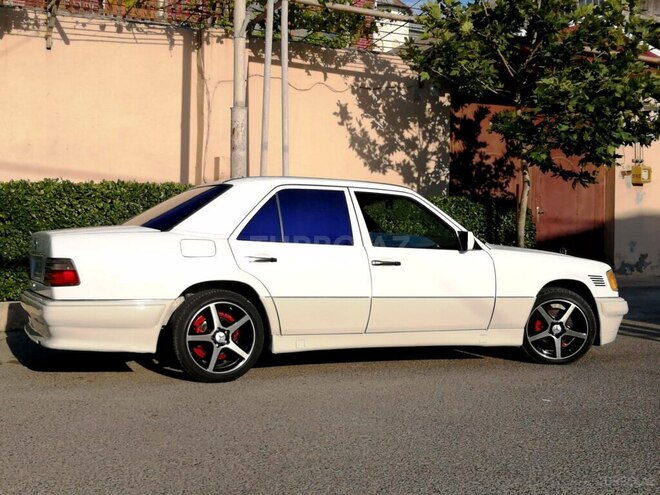 Mercedes E 220 1994, 356,000 km - 2.2 l - Bakı
