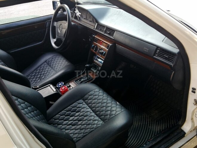 Mercedes E 220 1994, 356,000 km - 2.2 l - Bakı