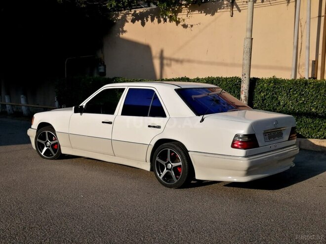 Mercedes E 220 1994, 356,000 km - 2.2 l - Bakı