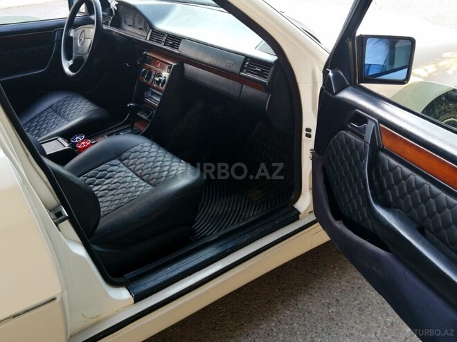 Mercedes E 220 1994, 356,000 km - 2.2 l - Bakı