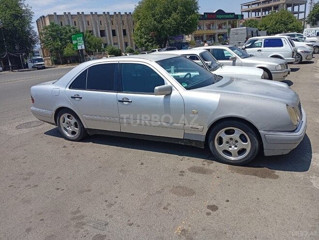 Mercedes E 220 d 1999, 420,000 km - 2.2 l - Masallı