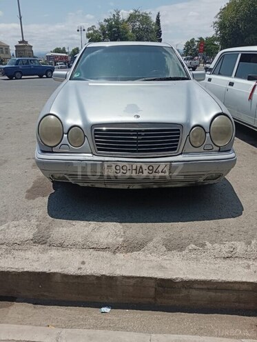 Mercedes E 220 d 1999, 420,000 km - 2.2 l - Masallı